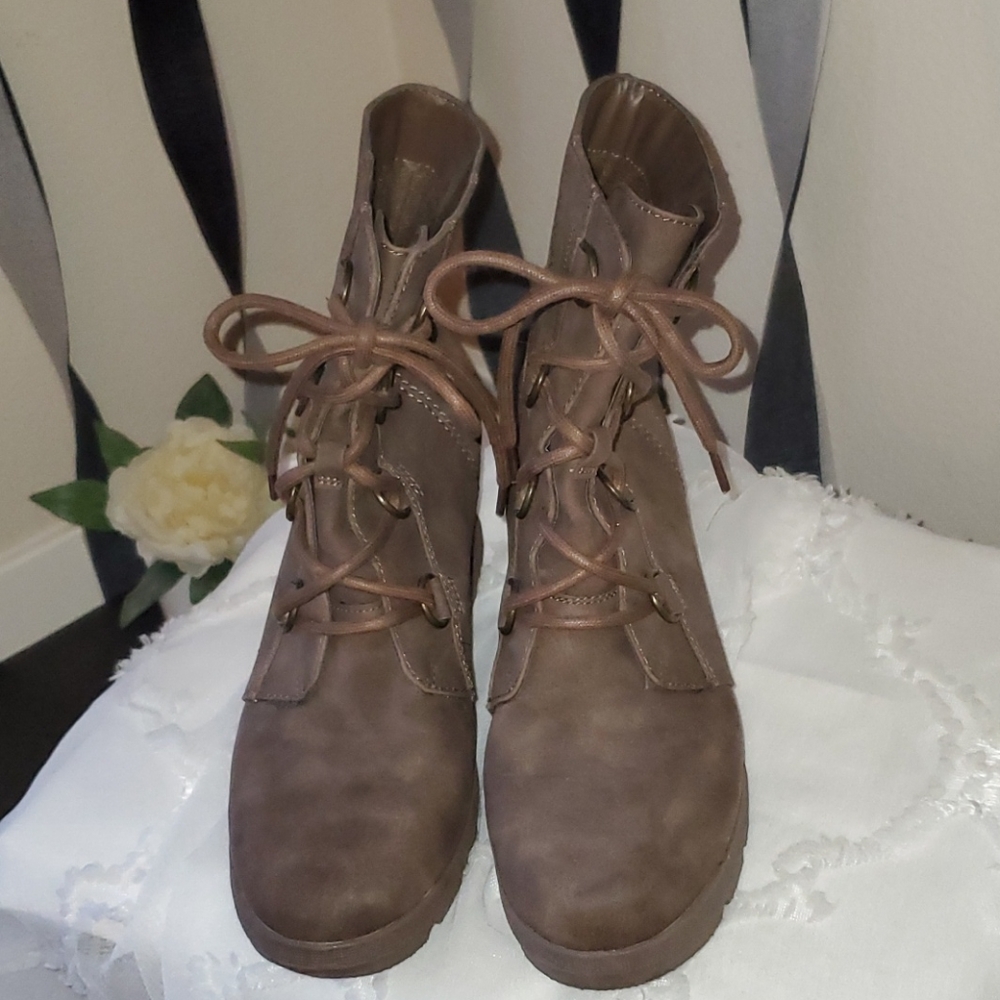 Shoes (Wedge Boots)